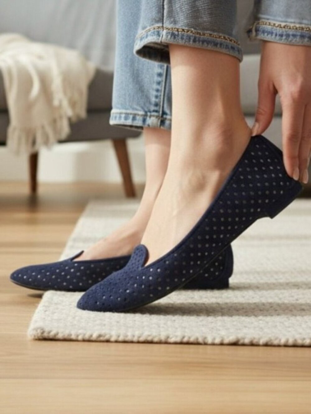 Manolo Blahnik Shariffac Navy Blue Suede Laser Cut Flats Elegant Chic Size 36.5